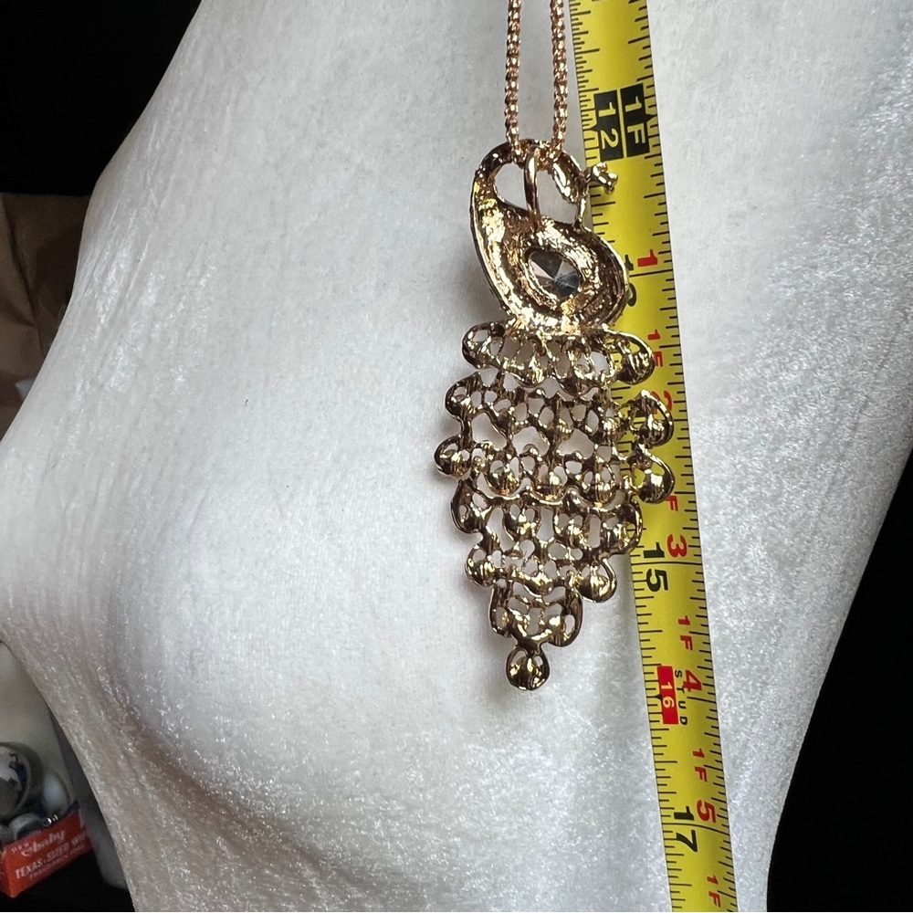 Betsey Johnson Elegant Gold Turquoise Rhinestone Peacock Pendant Necklace 16” - Picture 6 of 8